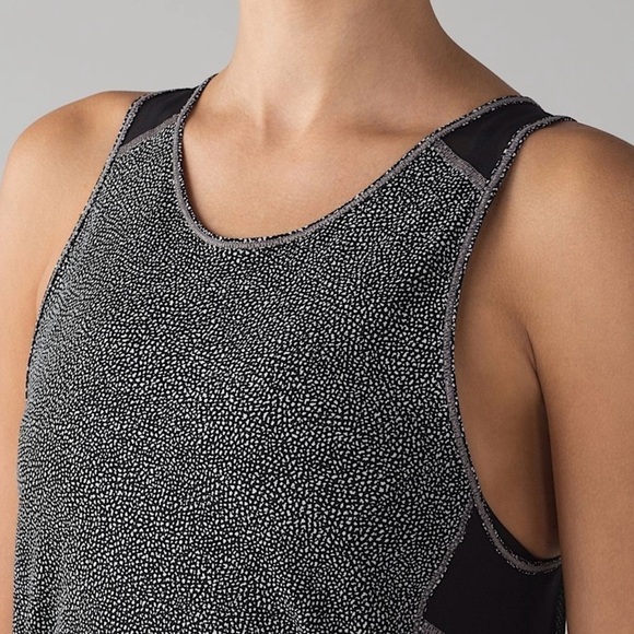 Lululemon Sculpt Tank II Chakra Print Alpine White Black Mesh Breathable Sz 2 - Picture 2 of 9